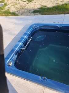Désinfection et entretien d'un spa de nage à Rolle