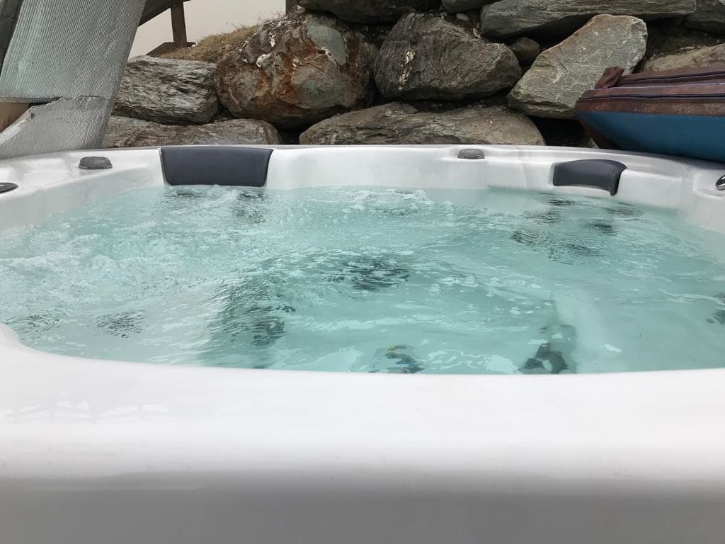 Remplacement fusible et condensateur sur spa Aquadolce semi-encastré à Haute-Nendaz