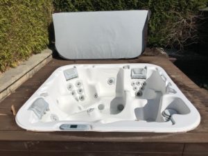 Réparation d'une fuite sur spa Dimension One à Genolier